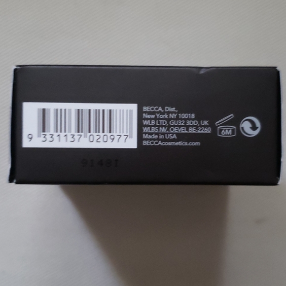 Becca Hydra-Mist Set & Refresh Powder - Picture 2 of 5